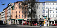 Blick auf den Heinrichplatz und das Eck-Cafe Bateau Ivre