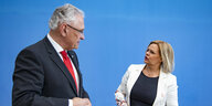 Bayerns Innenminister Joachim Herrmann und Bundesinnenministerin Nancy Faeser bei einer Pressekonferenz im April 2022 in Berlin.