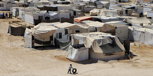 Zelte und Häuser im Flüchtlingslager Saatari