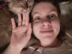 Polina Fedorenko und ihre Katze Sarah Polina Fedorenko und ihre Katze Sarah