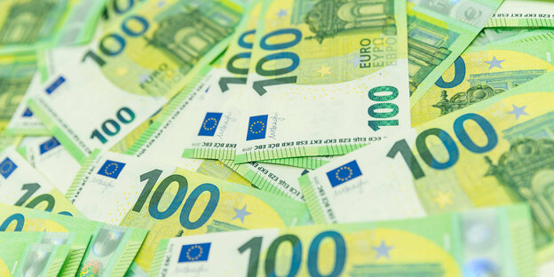 100 Euro Geldscheine.