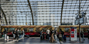 Bahnsteig im Berliner Hauptbahnhof