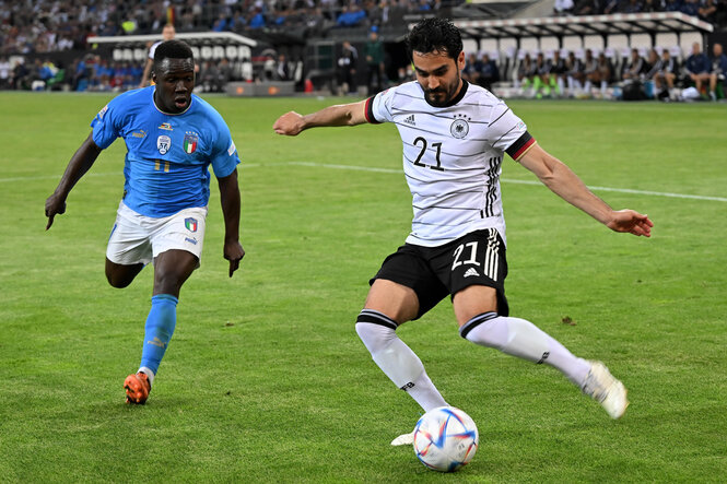 Gündogan mit dem Ball.