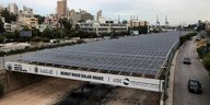 Solarpanels bedecken den "Beirut-River" in Beirut