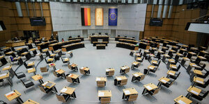 Das Foto zeigt den Plenarsaal des Berliner Abgeordnetenhauses.