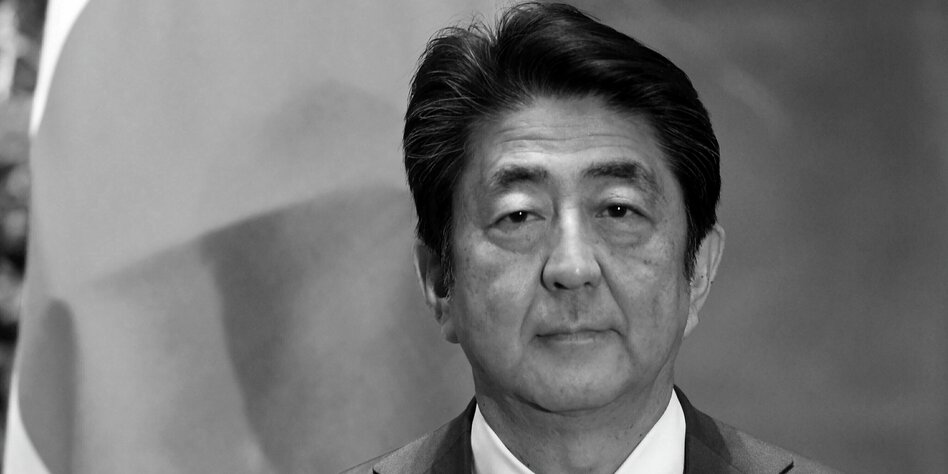 日本での暗殺未遂事件：安倍前首相が暗殺される