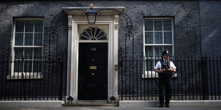 Die Hausfassade des Amtssitz in der Downingstreet 10