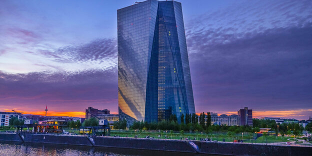 Das Gebäude der EZB am Main