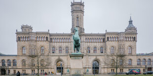 Hauptgebäude der Uni Hannover im Welfenschloss