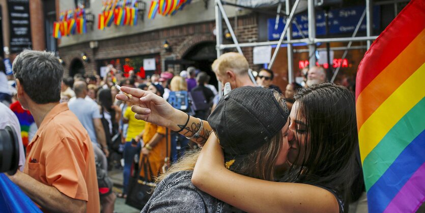 Demo vor dem Stonewall-Inn in New York City