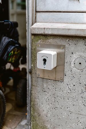 Die defekte Automatik der Haustür Die defekte Automatik der Haustür