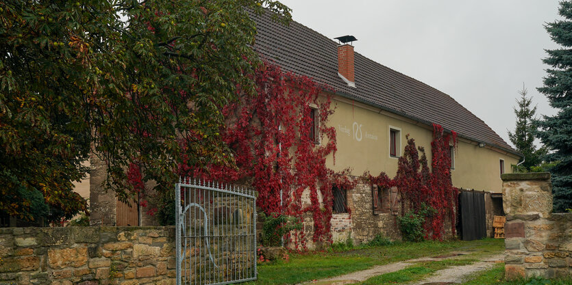 Teil des Anwesens des rechten Verlegers Kubitschek mit dem Verlag „Antaios“ und dem „Institut für Staatspolitik“ in Schnellroda