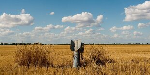 Eine Rakete af einem Kornfeld