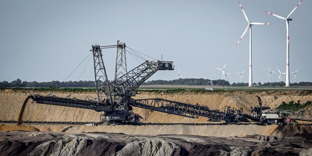 Blick auf den Tagebau Garzweiler von RWE: Dort wird weiter Kohle abgebaut