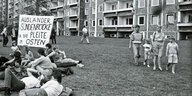 Gegenprotest-Aktion in Rostock-Lichtenhagen 1992.