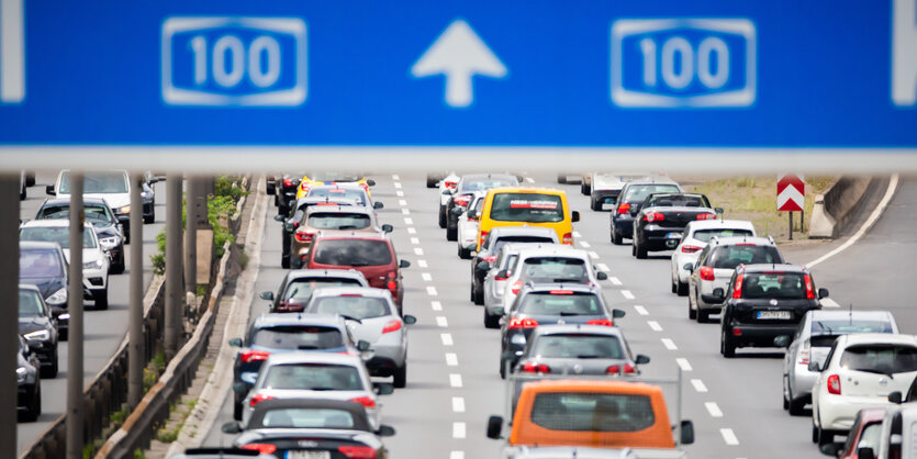 Stau auf Autobahn A100