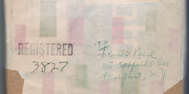 Die Vorderseite des ominösen Päckchens mit dem Tonband, das sich Lou Reed am 11. Mai 1965 selbst geschickt hat