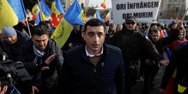 Geoge Simion bei Anti-Corona-Protesten in Bukarest