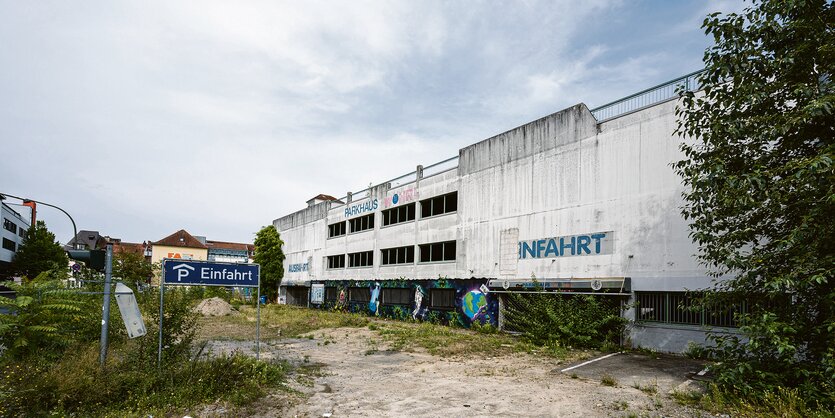 Die Ruine des Parkhauses am Ypso-Gebäude am Osnabrücker Neumarkt.