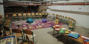 Klassenzimmer in einem Luftschutzbunker