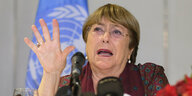 Michelle Bachelet spricht bei einer Pressekonferenz
