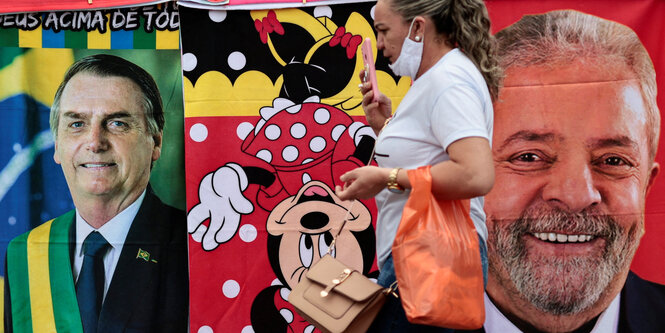 Wahlplakate mit Bolsonaro, Lula und Mickey Mouse