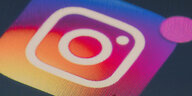 Das Logo von Instagram auf einem Bildschirm.