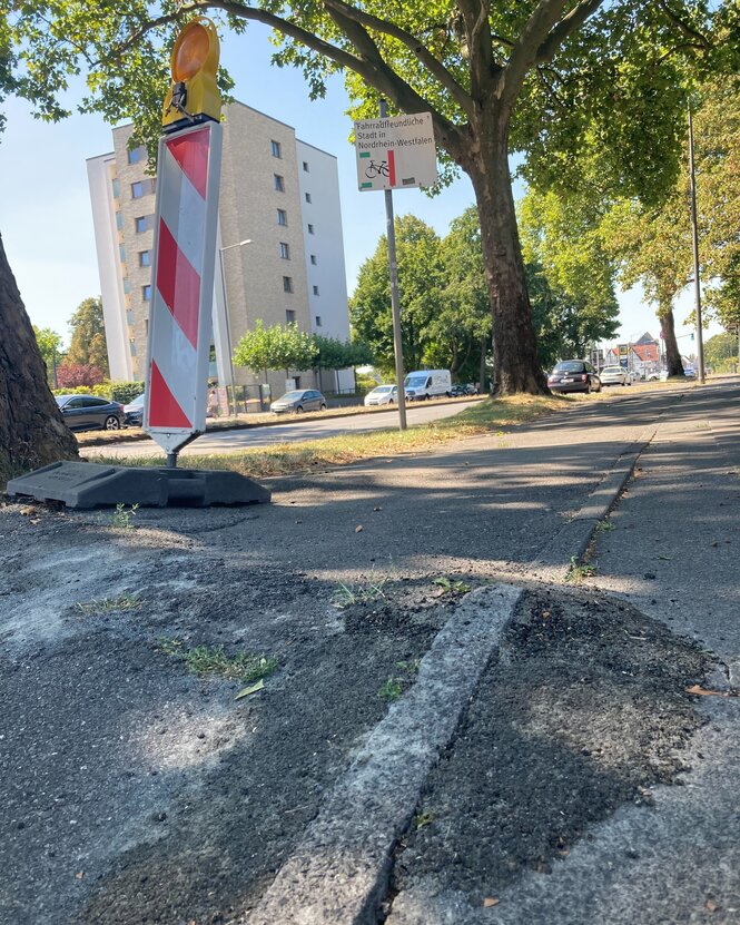 Ein kaputter Radweg.