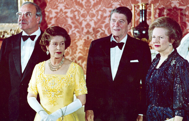 Die Queen mit Kanzler Kohl, US-Präsident Reagan und der britischen Premier Thatcher Die Queen mit Kanzler Kohl, US-Präsident Reagan und der britischen Premier Thatcher