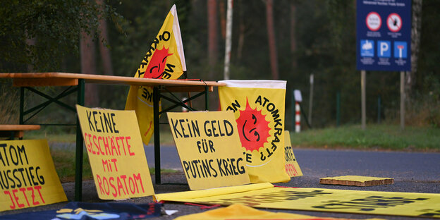 Gelbe Schilder gegen Atomkraft