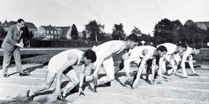 Startende Läufer des jüdischen Vereins Bar Kochba 1930