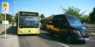 BVG-Bus und schwarzer "Muva"-Van