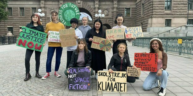 Greta Thunberg und andere Protestierende