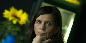 Katrin Göring-Eckardt mit Sonnenblume