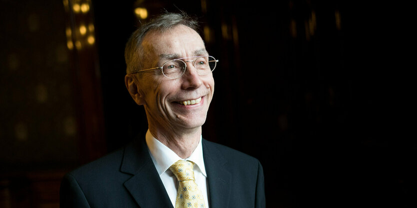 Ein lächelnder Mann