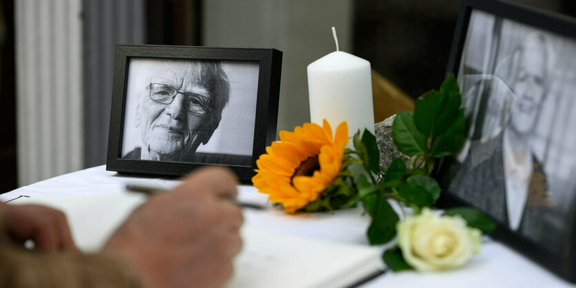 Kondolenzbuch für Ströbele