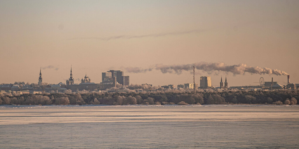 Skyline von Tallin im Winter