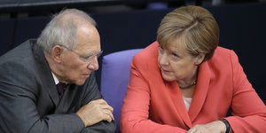Wolfgang Schäuble und Angela Merkel im Bundestag
