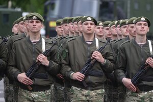 Солдаты из Беларуси на параде