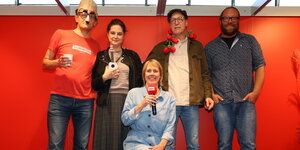 Rattelschneck, Ulrike Haseloff, Harriet Wolff, Thomas Gsella auf dem Wahrheitklub der Frankfurter Buchmesse 2022
