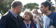 Enrico Letta hält den Arm um Susanna Camusso