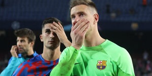 Enttäuschte Spieler vom FC Barcelona nach Spielende
