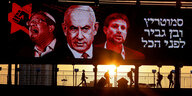Wahlplakat über einer Fußgängerbrücke mit Netanjahu