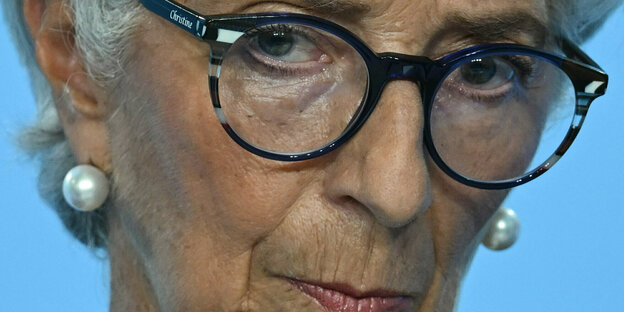 Christine Lagarde schaut streng