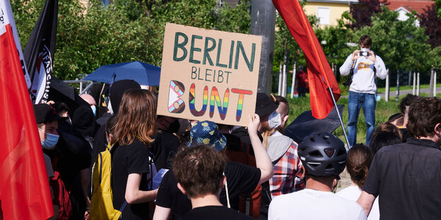 Protest gegen Parteitag der AfD in Biesdorf