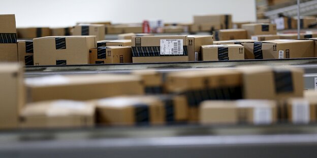 Amazon-Pakete vor der Auslieferung
