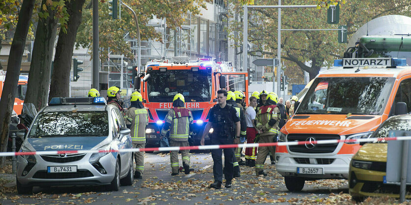 Rettungsfahrzeuge an einer Unfallstelle