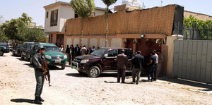 GIZ-Gebäude in Kabul bewacht von Sicherheitsleuten