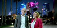 Neuendorf und Faeser vor Skyline von Doha