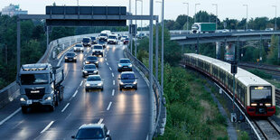 Blick auf die Stadtautobahn in Berlin.